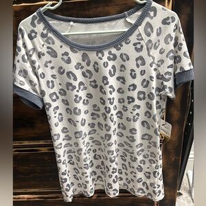 Brand new boutique shirt size small w tags